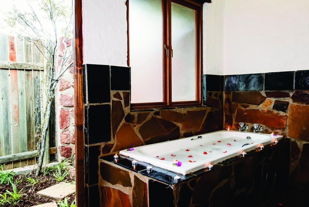Kedar Heritage Lodge, Conference Centre & Spa Phokeng Exterior foto